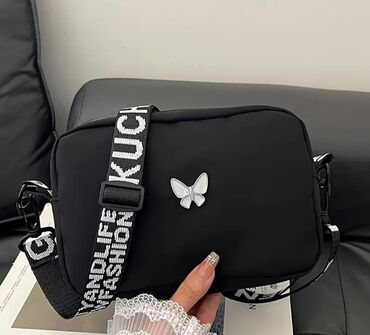 çant: ✨ Qara Butterfly Çiyin Çantası ✨ 🔹 Material: Yumşaq, davamlı parça