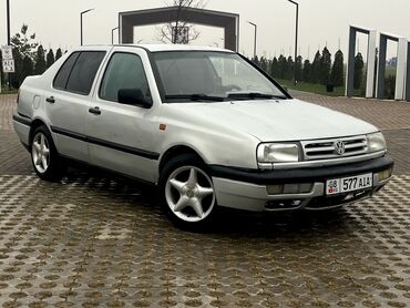 Volkswagen: Volkswagen Vento: 1992 г., 1.8 л, Механика, Газ, Седан