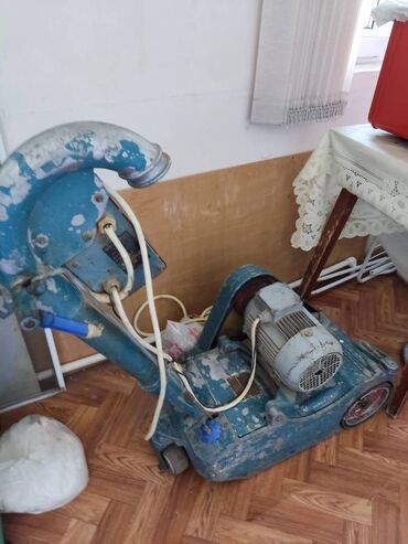 Taxta-şalban: Sovet istehsalı, mühərriki üç faza. İşlək vəziyyətdədir. Kabel