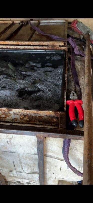 Другой транспорт: Перевозка живых рыб.
тирик балык ташыйбыз