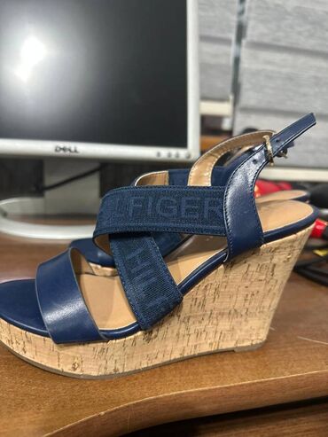 Basanoşka və səndəllər: Tommy Hilfiger, Ölçü: 37.5, rəng - Göy, İşlənmiş