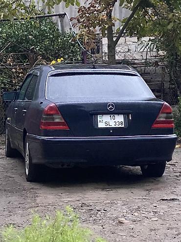 Mercedes-Benz: Mercedes-Benz sedan - Korpus: 4 qapılı sedan, tünd rəng - Salon — 12