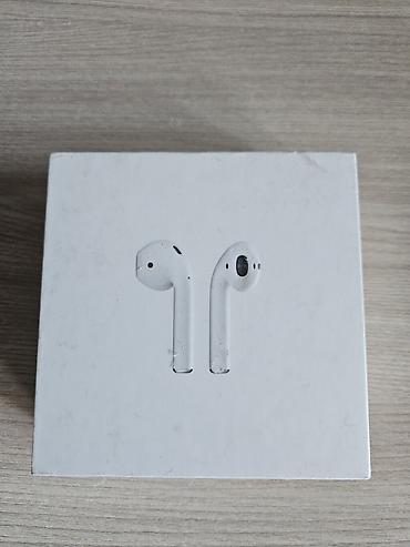 новый samsung: Apple AirPods — 1