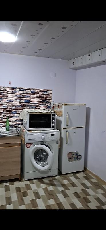 daşınan evler: Saray merkezde İnternatın krugunda yaxın 270m addelni heyet evi.Ayın — 4