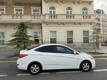 Hyundai: Hyundai Accent: 1.6 l | 2014 il Sedan