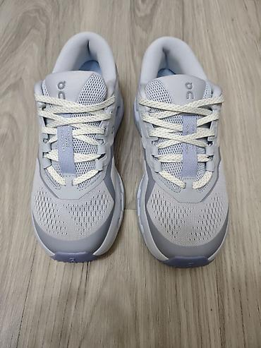 Krasofkalar və idman ayaqqabıları: OnRunner Cloudrunner swiss engineering OnRunner Cloudrunner Şəkildəki — 1
