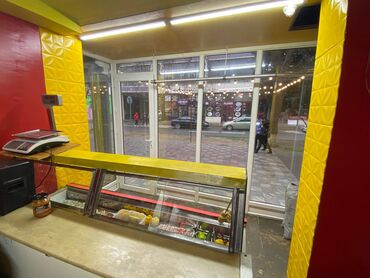 Digər kommersiya daşınmaz əmlakı: Nərimanov metrosunun yaxınlığındasahəsi 20 kv/m olan, obyekt (ət — 13