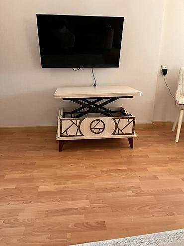metbex stolu: Transformasiya olunan masa: qonaq otağı üçün modern, funksional model — 2