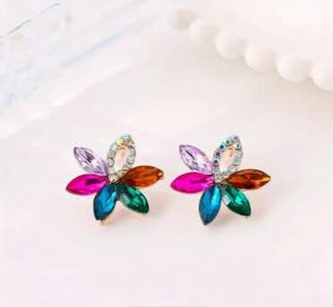 tiffany mindjuse: Screwback earrings