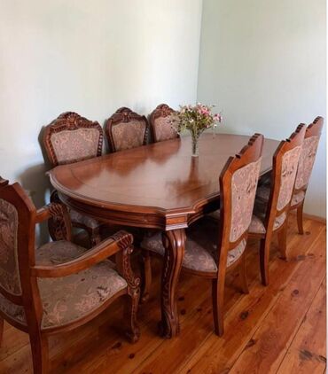 2 ci əl masa: ✅Masa desti satilir 500 manata.8 stulla.
Montin*afa