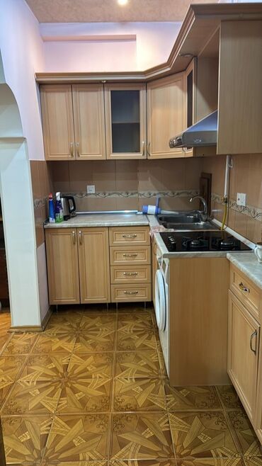 Uzunmüddətli kirayə mənzillər: Nerimanov rayonu.Inqlab,Hesen Əliyev kucesi.3 otaqli kirayə mənzil – — 4