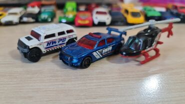 Oyuncaqlar: Hot Wheels mashonkalar satilir, hamisi originaldi. Biri 4 manatdir — 3