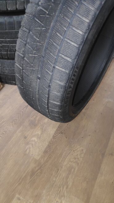Шины: Шины 225 / 45 / R 18, Зима, Комплект, Легковые, Япония, Bridgestone