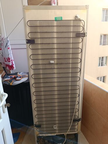 aptek soyuducusu: İşlənmiş 2 qapılı Beko Soyuducu Satılır, rəng - Qızılı