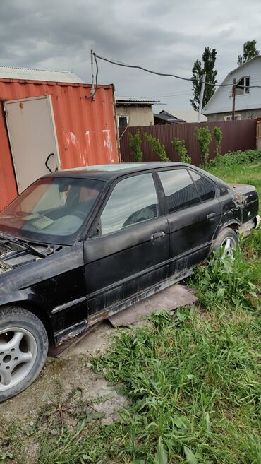 авто вмв: BMW 520: 1992 г., 2 л, Механика, Бензин, Седан