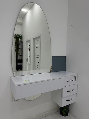 utu stolu: Divardan masa, İşlənmiş, Açılan, Şüşə, Kvadrat masa — 1