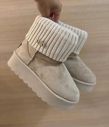 Ugg obuća: UGG modeli
Nepromocive, tople, udobne
36-41
3999 din — 15