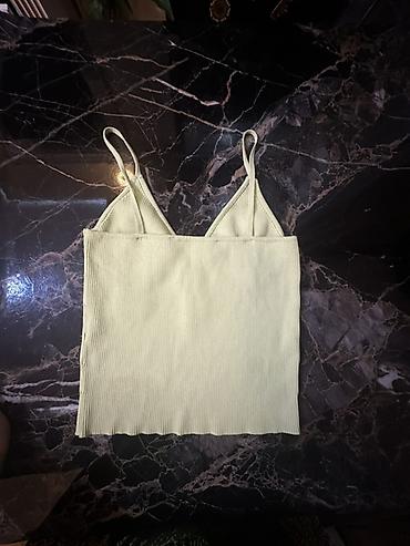 Futbolka və maykalar: ZARA qadın topu - Model: Ripli trikotaj crop-top - Rəng: Açıq yaşıl — 2