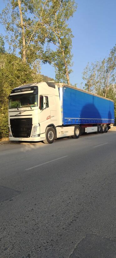 капот на хонда акорд: Тягач, Volvo, 2014 г., Шторный