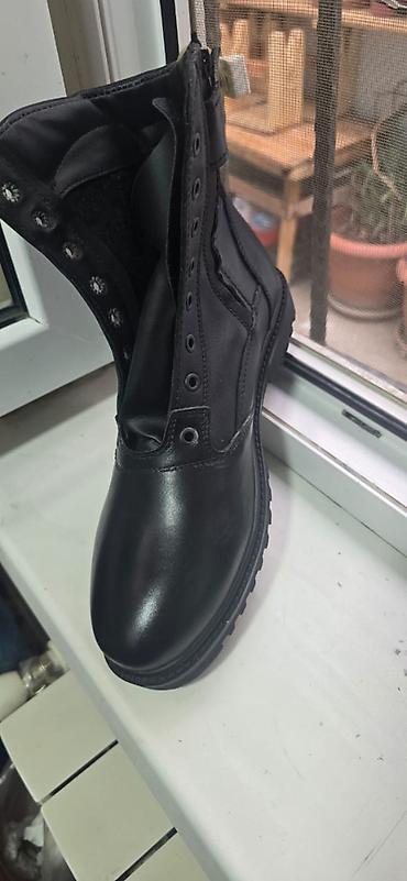 Botinkalar: Təzədir. Qara rəngdədir . İstifadə etmədiyim üçün satıram. 2 letni, 2 — 11