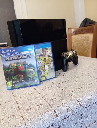 playstation satılır: Ps4 fat 500gb 3 ay islenib Temirde olmayib Ustune iki oyun