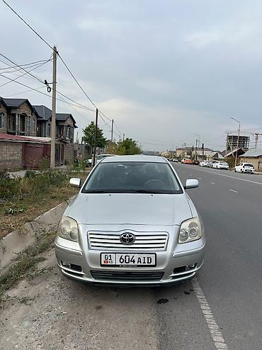 Toyota Avensis: 2004 г., 1.8 л, Механика, Бензин, Седан