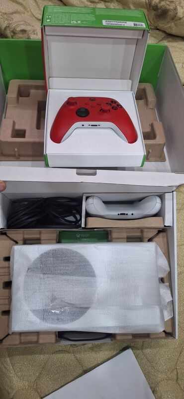 системный блок i5: Игровая консоль Xbox Series S (512 ГБ SSD) + дополнительный геймпад