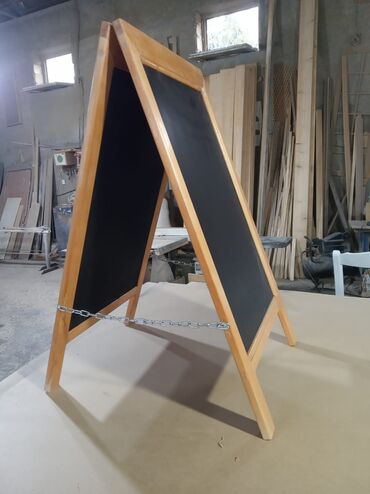 Reklam lövhələri: Taxta menyu lövha. Axan led işiqli reklam tablosu.Mùxtàlif növ reklam — 16