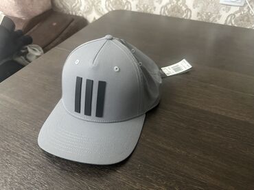 часы электронные наручные: Мужской головной убор, Adidas, Новый, цвет - Серый