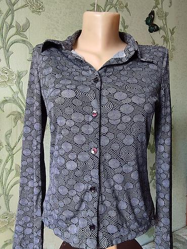 Блузки: Размер S . ЦЕНЫ ОТ 100-150-200с. 1 блестящая 1000с — 25