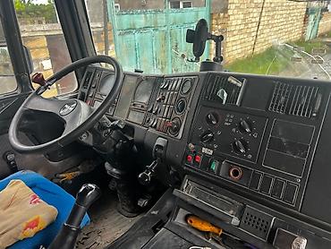 traktor traktor traktor: Yaxşı vəziyyətdədir işləkdir. Əlavə məlumatları əlaqə saxlayaraq — 1