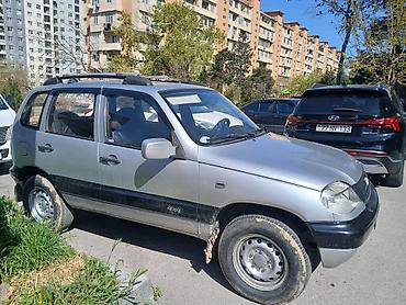 niva diskler: Chevrolet Niva 4x4 SUV - Gövdə: 5 qapılı, kuzovda plastik qoruyucu — 1
