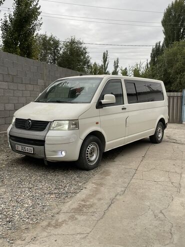 ас машина: Volkswagen Transporter T5, белый год 2004 обьем двигателя 2.5