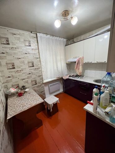 квартиры в кызыл аскере: 2 комнаты, 42 м², Индивидуалка, 1 этаж, Старый ремонт