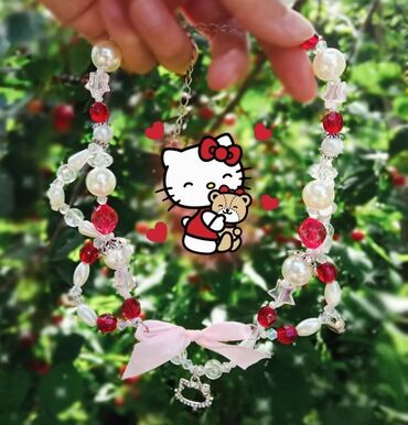 бусы янтарные: Ожерелье созданные по дизайну персонажей Hello Kitty и Нахиды ❤️🍒😺🎀🌱🌿💚