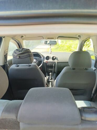 Seat: Seat Ibiza: 1.9 l | 2004 г. 353991 km Hečbek — 1