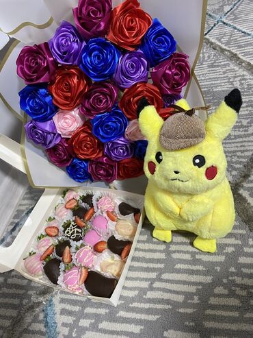 подарок девушке бишкек: Набор 3499 сом 🎉 🎉🎉 можете выбрать любой цвет розы ✅ клубника в