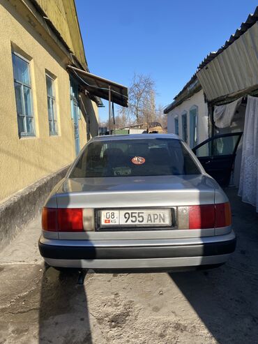 вариянт авто: Audi S4: 1991 г., 2 л, Механика, Бензин, Седан