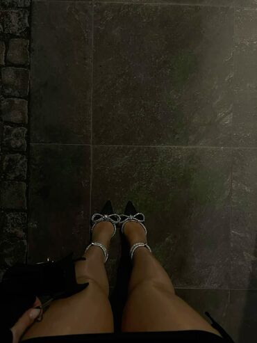 mona tasne m: Pumps, 41