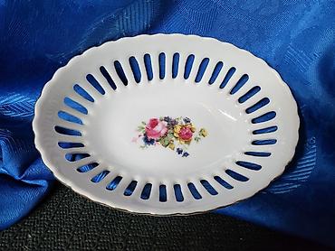 led reflektor: Bombonijera vintaz porcelanska. Bombonijera je perfektna,pozlata — 3