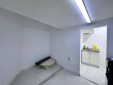 Магазины: Продаю Магазин В жилом доме, 111 м², Свежий ремонт, Отдельный вход, Цокольный этаж этаж — 12