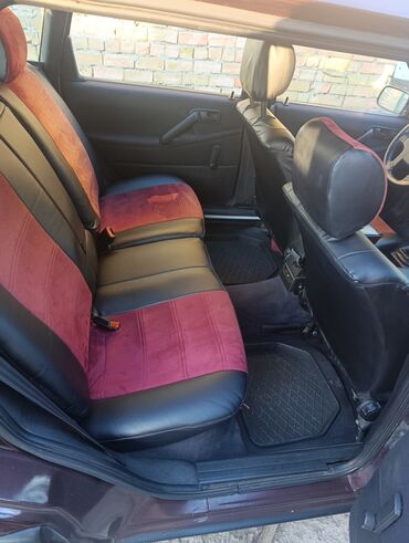 Volkswagen: Volkswagen Passat Variant: 1993 г., 1.8 л, Механика, Бензин, Универсал — 12