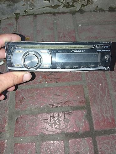 Avtoelektronika: Avtomobil maqnitofonu (arxa panel görünüşü) - Universal 1-DIN korpus — 2