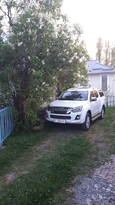 печка на солярке: Isuzu Pickup: 2022 г., 3 л, Автомат, Дизель, Пикап