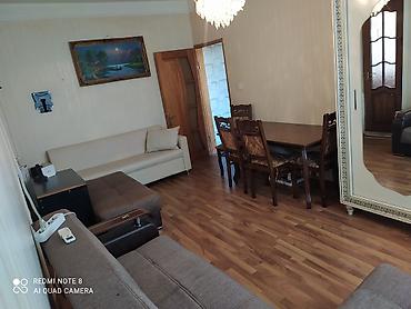 zabrat ev: 8 mkr. Ə.Naxcivani bina evi 10-7 mərtəbəsi lift var. 1 otaqli — 4