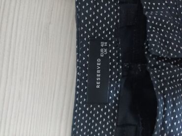 h m dukserice: Muške pantalone marke Reserved, veličine EUR 42, UK 14. Pantalone su