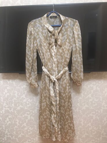 фасоны блузок из шифона: Вечернее платье, Средняя модель, Шифон, С рукавами