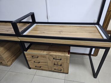 Письменные столы: Письменный стол — 4