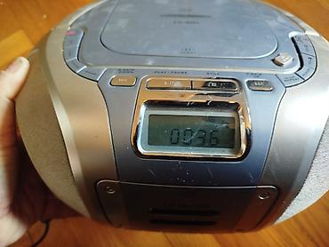 Zvučnici i stereo sistemi: Hitachi radiokasetofon Nema antenu inace radi, malo ga zeza dugme za — 2