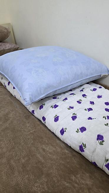 Текстиль: • 3 ədəd yun yorğan ölçü 200×150 – hər biri 20 manat. • 2 ədəd qaz — 5